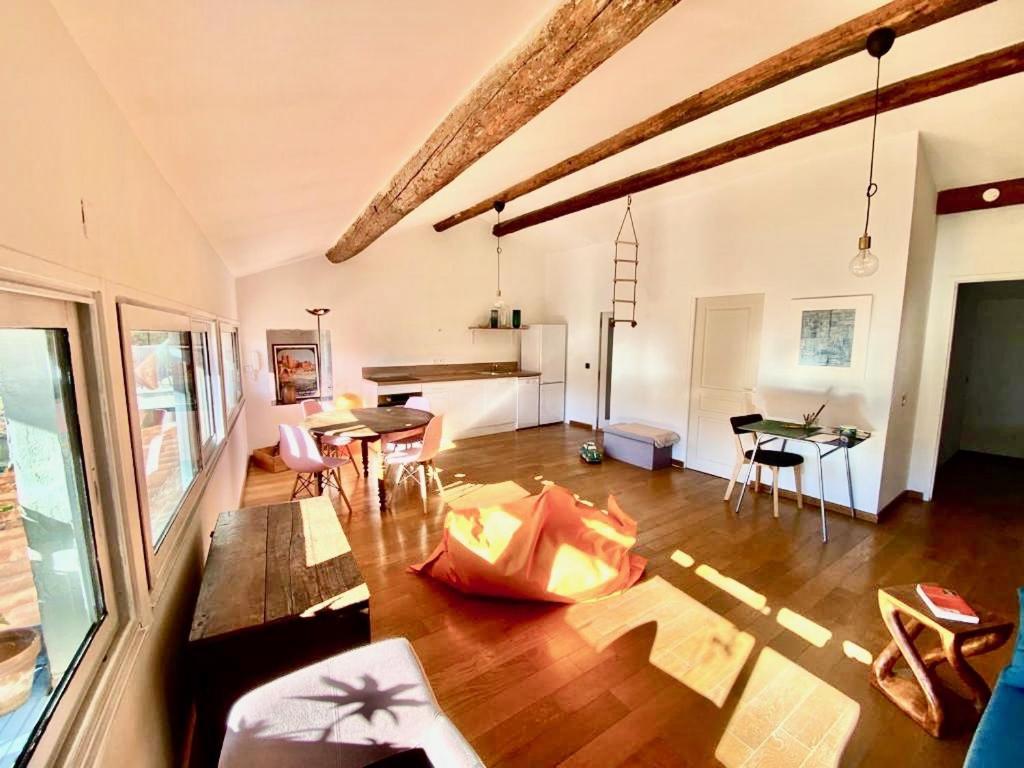 A Spacious, Sunny & Calm Loft In Avignon's Heart Appartement
